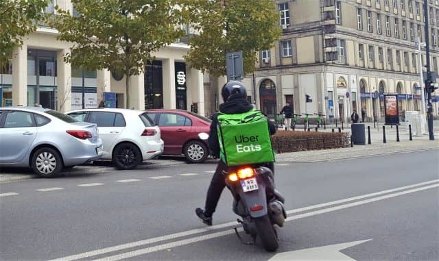 Dostawcy jedzenia, bójcie się. Uber chce wykorzystać roboty