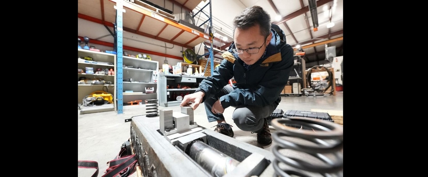 Jak pozyskać energię z jadących pociągów?