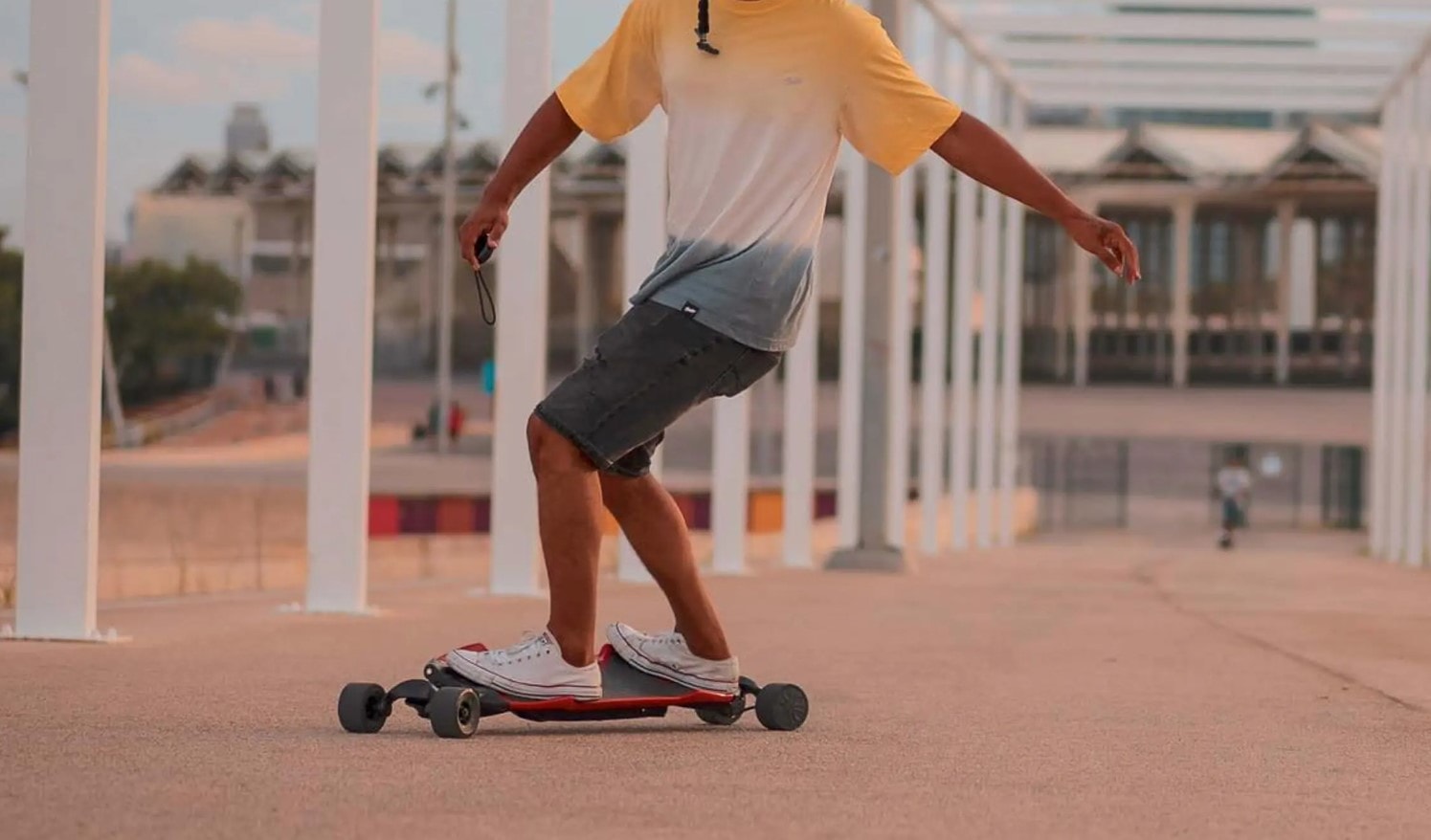 Szukacie elektrycznej deski? Deskorolkowy świat podbija właśnie wyjątkowy model