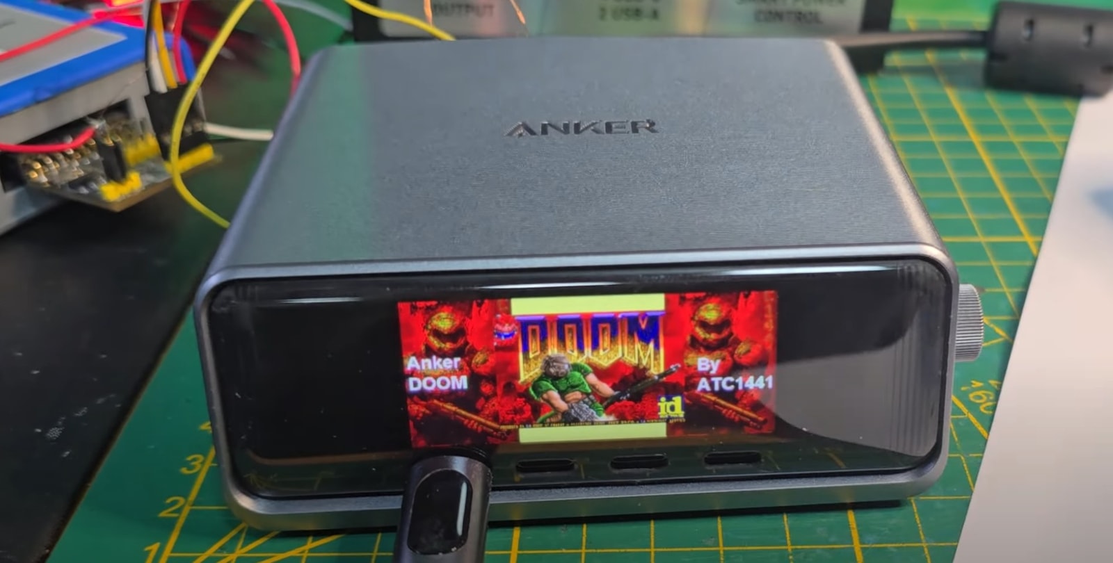 Doom na ładowarce? Jak modder ożywił kultową grę na nietypowym sprzęcie 