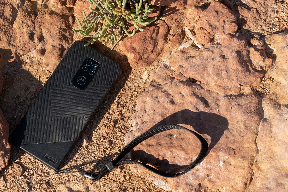 Motorola Defy 5G zapewni ci kontakt ze światem nawet w miejscach, w których nie ma zasięgu