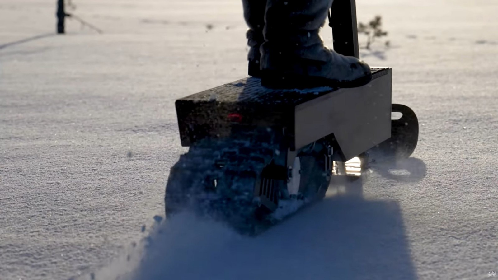 eLyly to pierwszy elektryczny pojazd śnieżny tego typu