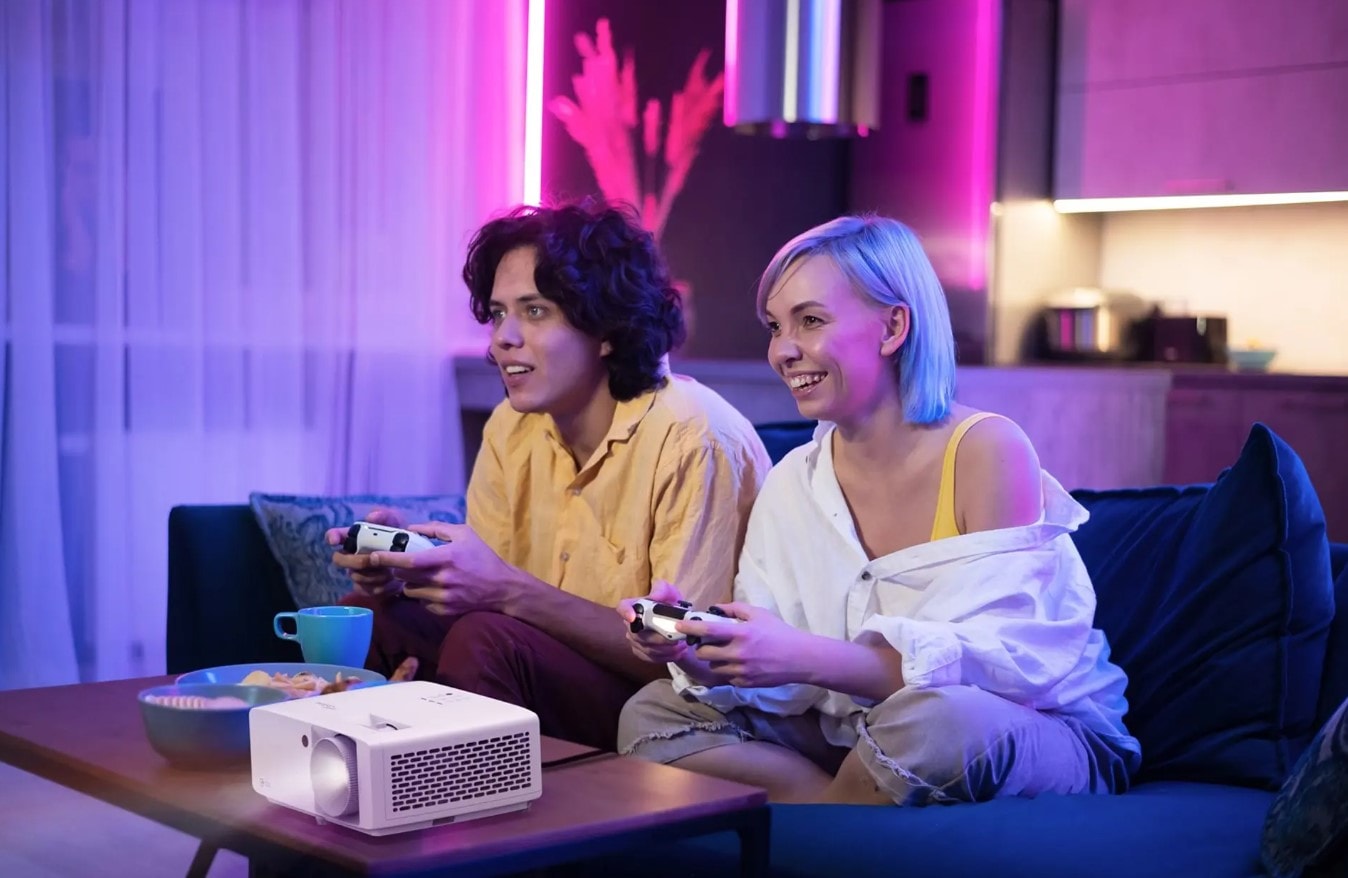 Szukasz projektora do gier? Optoma wprowadziła właśnie UHZ35 jako najnowszy gamingowy