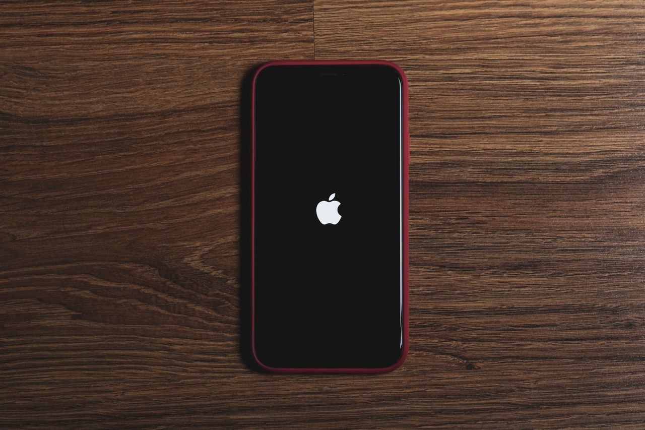 Nowy czy używany iPhone? Analiza opłacalności zakupu w 2026 roku